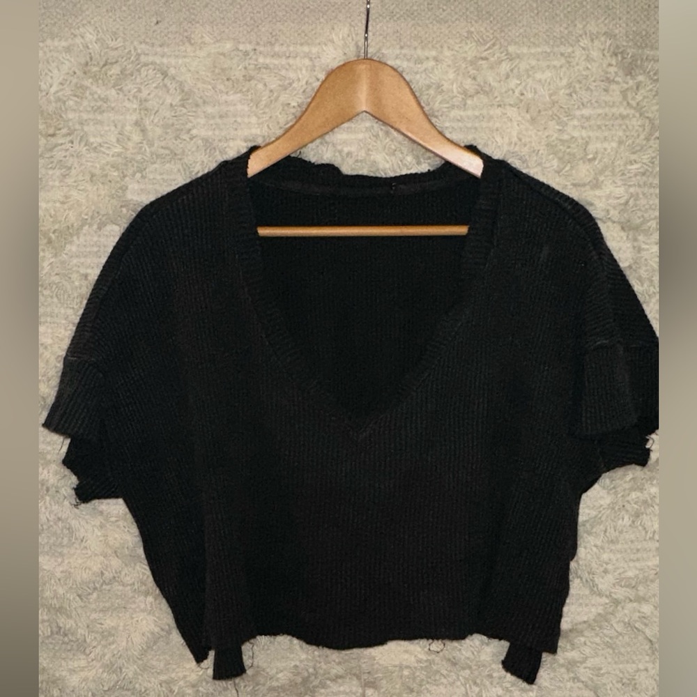 Crop top black -over sized - gently worn- no tag- medium